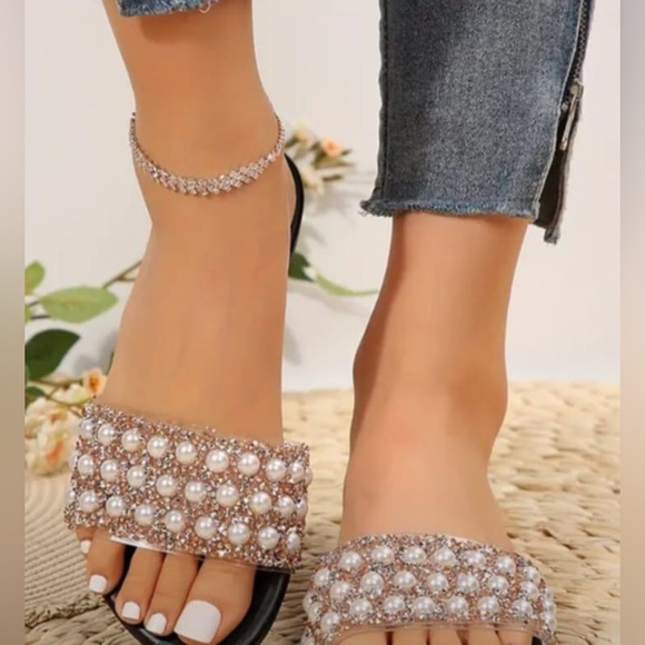 Glam pearls sandals🤩🖤 - Picture 6 of 6